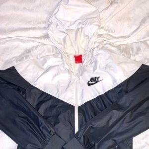 Nike Windrunner Women’s Jacket SMALL SIZE